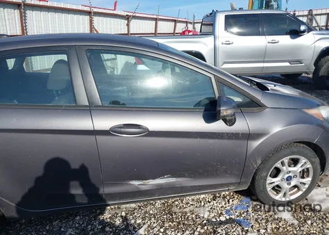 2014 Ford Fiesta Se z USA, uszkodzony, nr VIN 3FADP4BJ1EM235012
